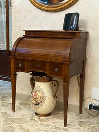 Scrivania a rullo in legno massello