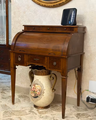 Scrivania a rullo in legno massello