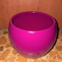 Vaso di ceramica smaltato, di colore fucsia