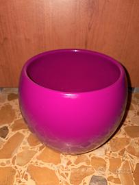 Vaso di ceramica smaltato, di colore fucsia
