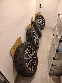 4 gomme invernali con cerchi in lega 