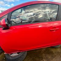 Vendiamo portiera sinistra Opel Corsa E 3p