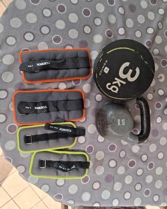 kettle 12 kg + palla 3 kg + batteling +cavigliere 
