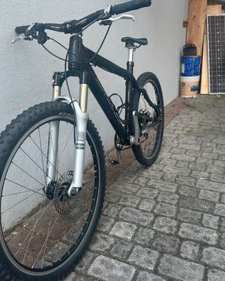 Bici in carbonio da mtb 26”