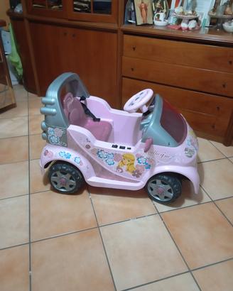 auto elettrica e seggiolone 