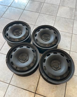 Cerchi in ferro da 15” attacco 5x100