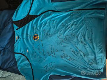 Maglietta firmata Inter 