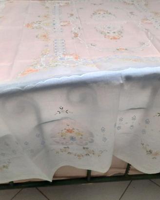 coperta in organza ricamata a mano