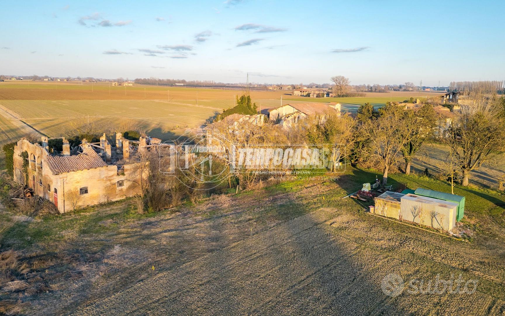 RUSTICO CON AMPIO GIARDINO VICINO AI SERVIZI - Vista 5