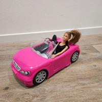 Auto sportiva cabriolet di Barbie rosa 