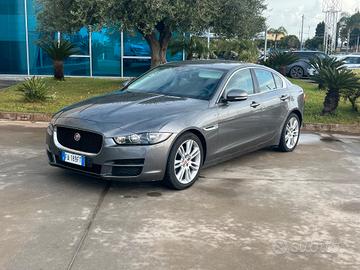 Jaguar XE 2.0 D Turbo 180CV aut. Prestige Business
