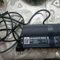 Caricabatterie per scooter elettrico o sedia rotel