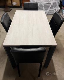 Tavolo + sedie