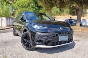 Volkswagen T-Roc 150 CV - 8.000 km