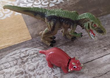 dinosauri in plastica 