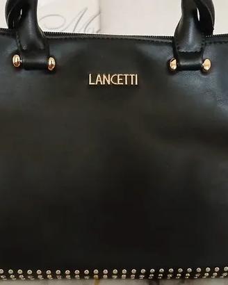 Borsa nero in ecopelle con borchie