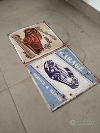 Riproduzione di due targhe auto vintage