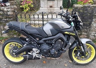 Projsix Titanium Black Roadsitalia Yamaha XSR 900