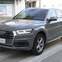 AUDI Q5 40 TDI quattro S tronic Business