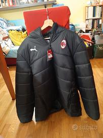 giubbotto nero del Milan
