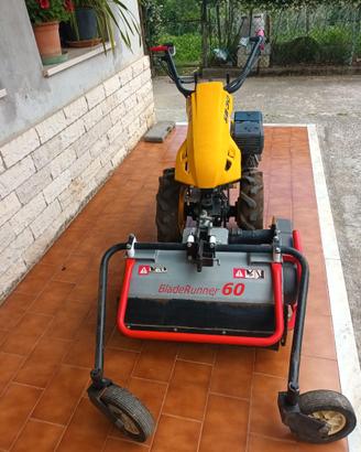 MOTOCOLTIVATORE CON TRINCIA
