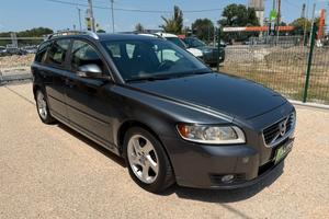 Volvo V50 D2 R-design