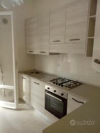 Ristrutturato zona questura con 3 camere