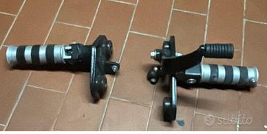 Coppia supporti pedana anteriori completi x  Honda