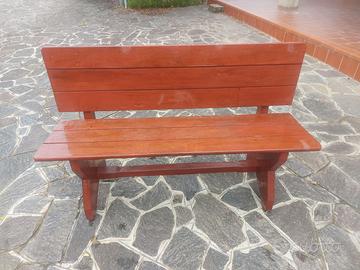 Panchina da giardino in legno