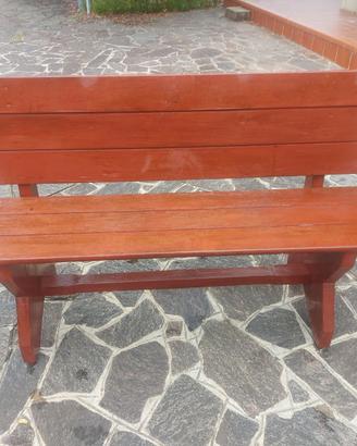 Panchina da giardino in legno