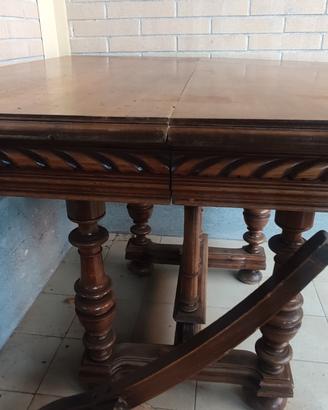 tavolo del 900 da restaurare
