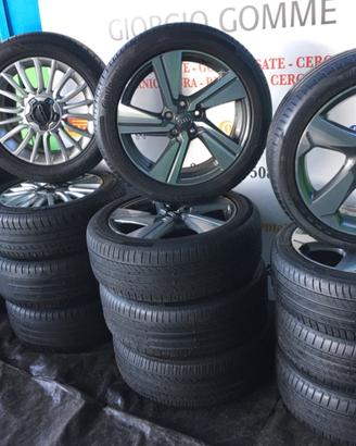 Vaste misure di gomme e cerchi