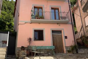 Casa su 3 livelli a Terranova di Pollino