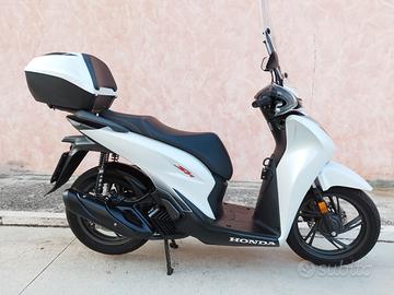 Honda SH 125 Sport Bianco 2900 km - 2025