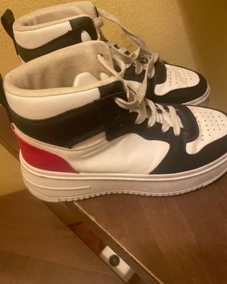 Scarpe sportive con zeppa