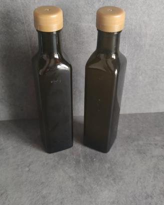 Latta di olio di oliva in metallo