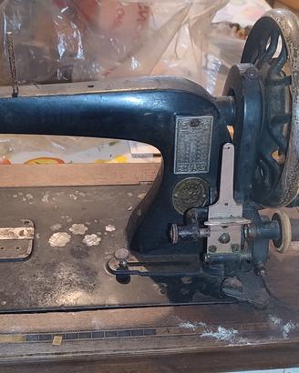 macchina da cucire vintage