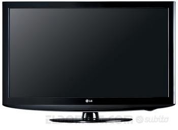 LG TV UHD 32’’