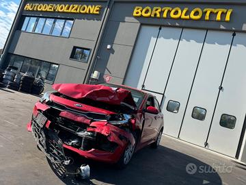 KIA RIO per ricambi usati G4LF