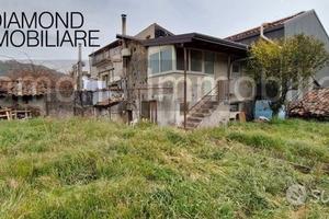 Casa singola 140 mq con terreno a linguaglossa