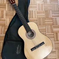 Chitarra acustica con custodia