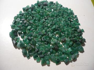 Smeraldi grezzi per tagliatori
