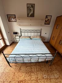 Letto matrimoniale in fetto battuto