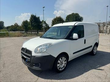 Fiat Doblo Doblò 1.4 T-Jet Natural Power PC-TN Car