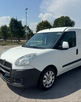 Fiat Doblo Doblò 1.4 T-Jet Natural Power PC-TN Car