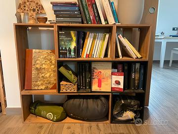 Scaffale per libri/oggetti