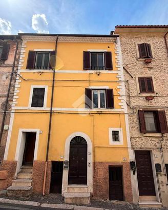 4 LOCALI A MONTELANICO