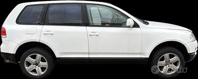 VW TUAREG COLORE BIANCO