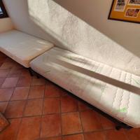 Due letti singoli (doghe e materassi)