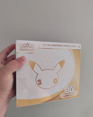 etb set allenatore fuoriclasse pokemon 30esimo
